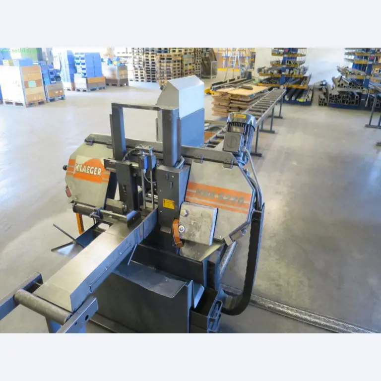 Tooling machines and sheet metal machines out of the sector engineering and contract manufacturing. 
-4