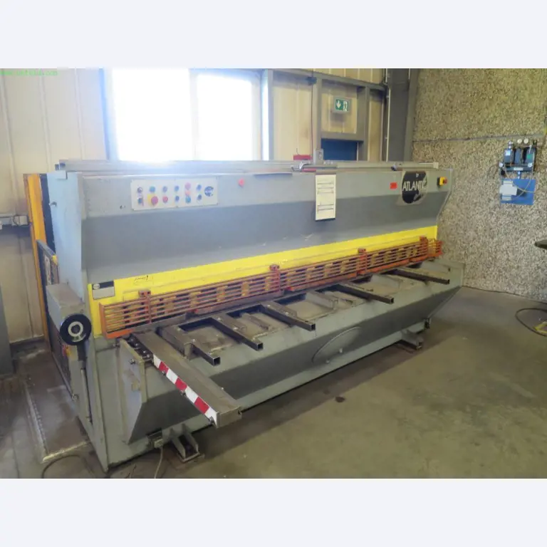 Máquinas-ferramentas e máquinas para trabalhar chapas metálicas<br> no domínio da engenharia mecânica e do fabrico por encomenda-1