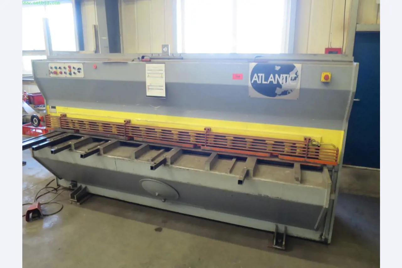 Máquinas-ferramentas e máquinas para trabalhar chapas metálicas<br> no domínio da engenharia mecânica e do fabrico por encomenda-2