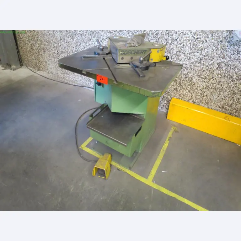 Máquinas-ferramentas e máquinas para trabalhar chapas metálicas<br> no domínio da engenharia mecânica e do fabrico por encomenda-1