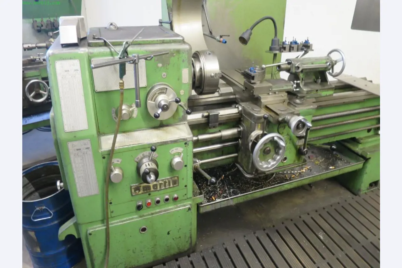 Máquinas-ferramentas e máquinas para trabalhar chapas metálicas<br> no domínio da engenharia mecânica e do fabrico por encomenda-1