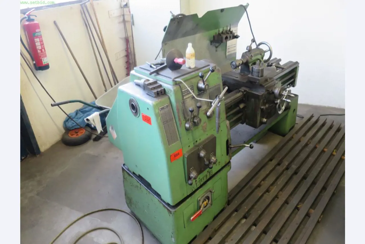 Máquinas-ferramentas e máquinas para trabalhar chapas metálicas<br> no domínio da engenharia mecânica e do fabrico por encomenda-1