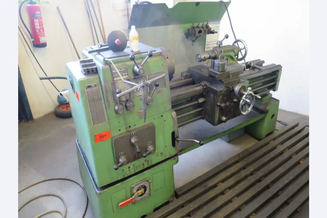 Máquinas-ferramentas e máquinas para trabalhar chapas metálicas<br> no domínio da engenharia mecânica e do fabrico por encomenda-2