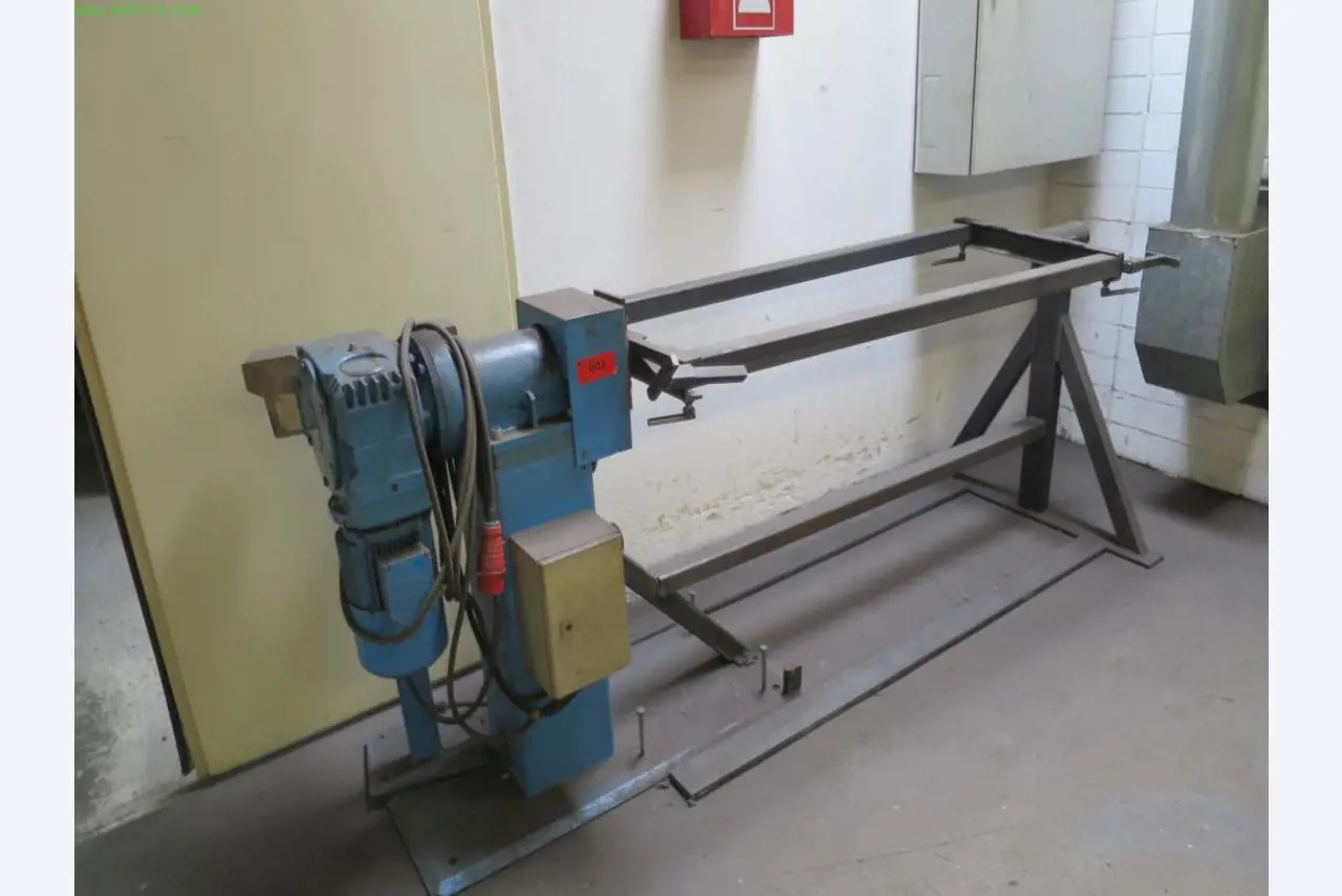 Tooling machines and sheet metal machines out of the sector engineering and contract manufacturing. -1