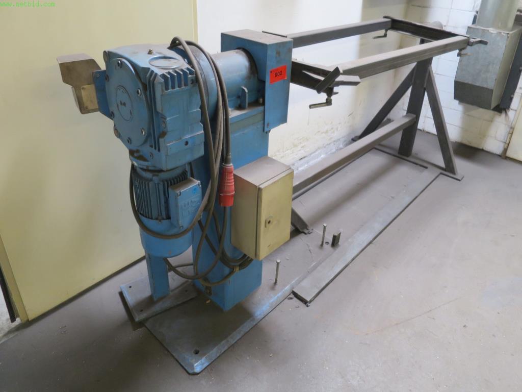 
Tooling machines and sheet metal machines out of the sector engineering and contract manufacturing. 
-2