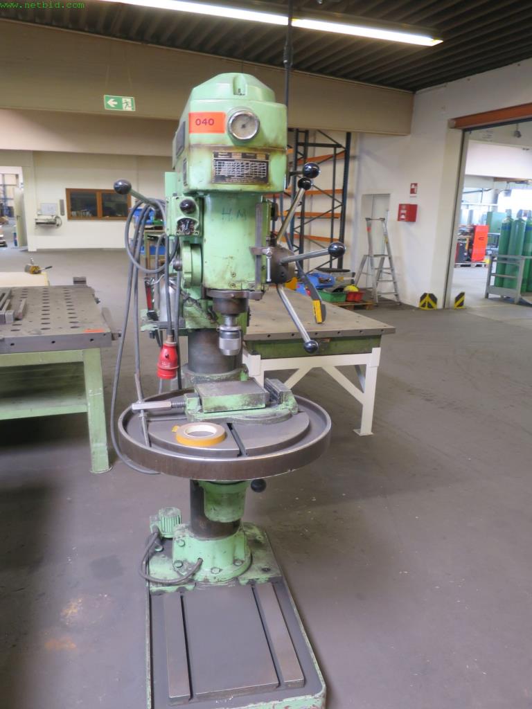 
Tooling machines and sheet metal machines out of the sector engineering and contract manufacturing. 
-1