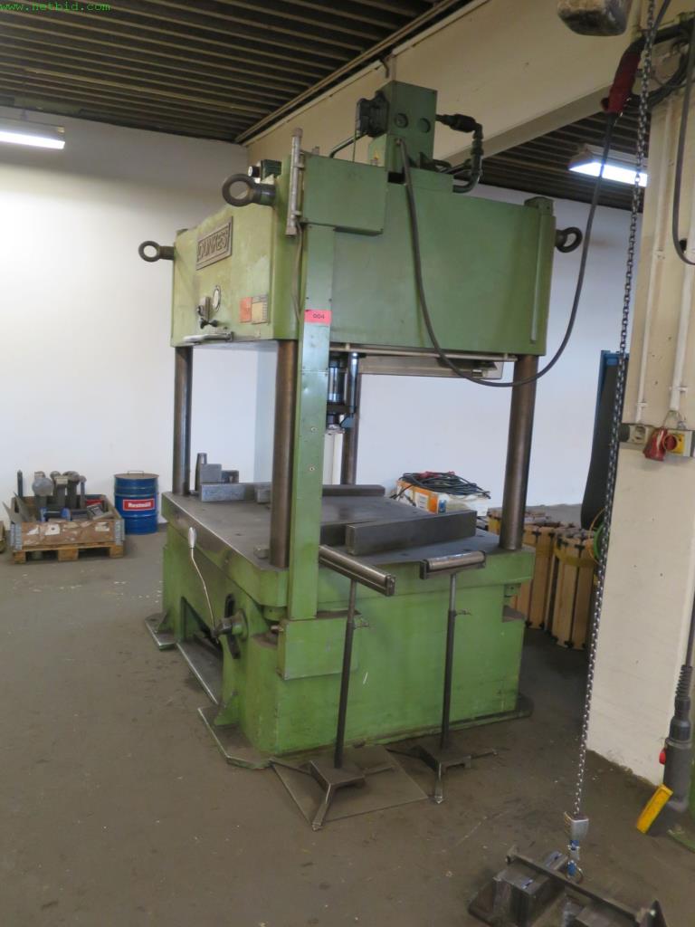 
Tooling machines and sheet metal machines out of the sector engineering and contract manufacturing. 
-2