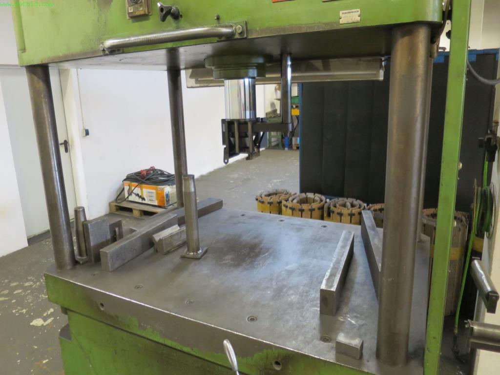 
Tooling machines and sheet metal machines out of the sector engineering and contract manufacturing. 
-4