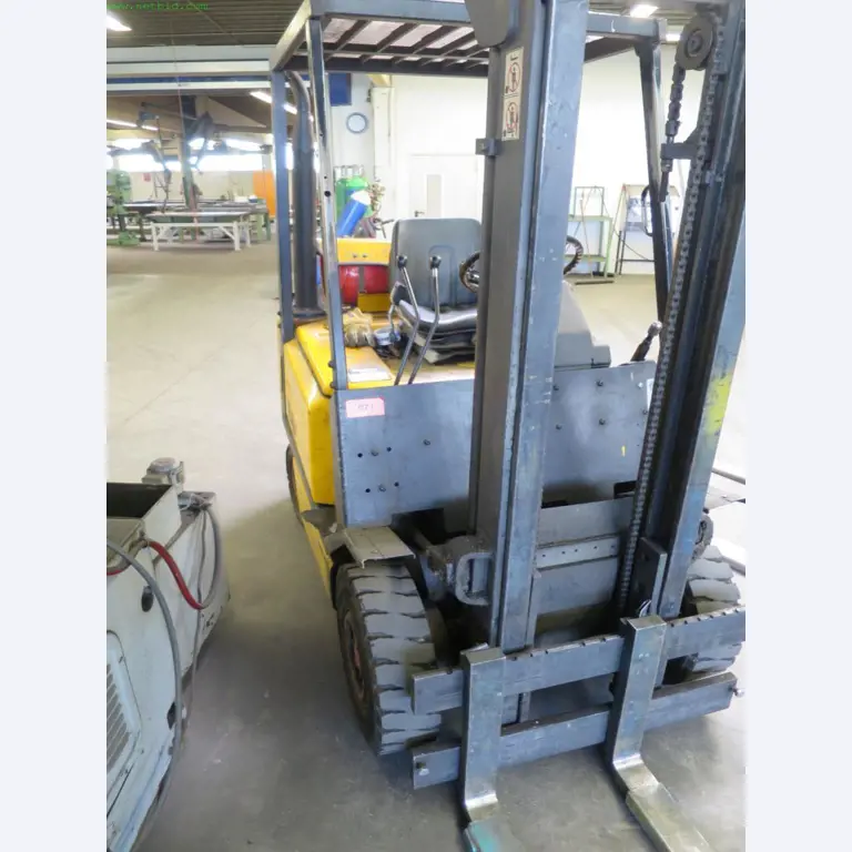 Tooling machines and sheet metal machines out of the sector engineering and contract manufacturing. 
-2
