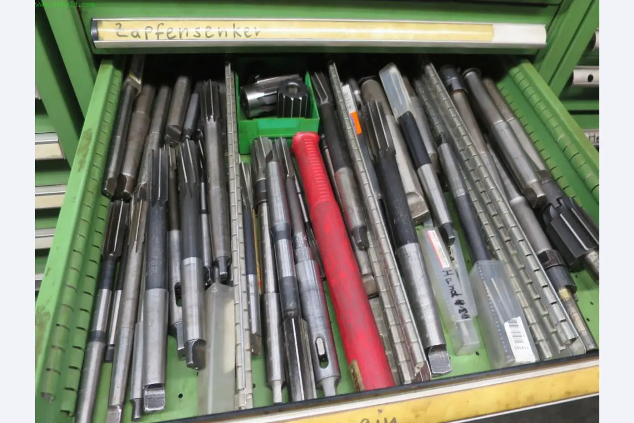 Máquinas-ferramentas e máquinas para trabalhar chapas metálicas<br> no domínio da engenharia mecânica e do fabrico por encomenda-2