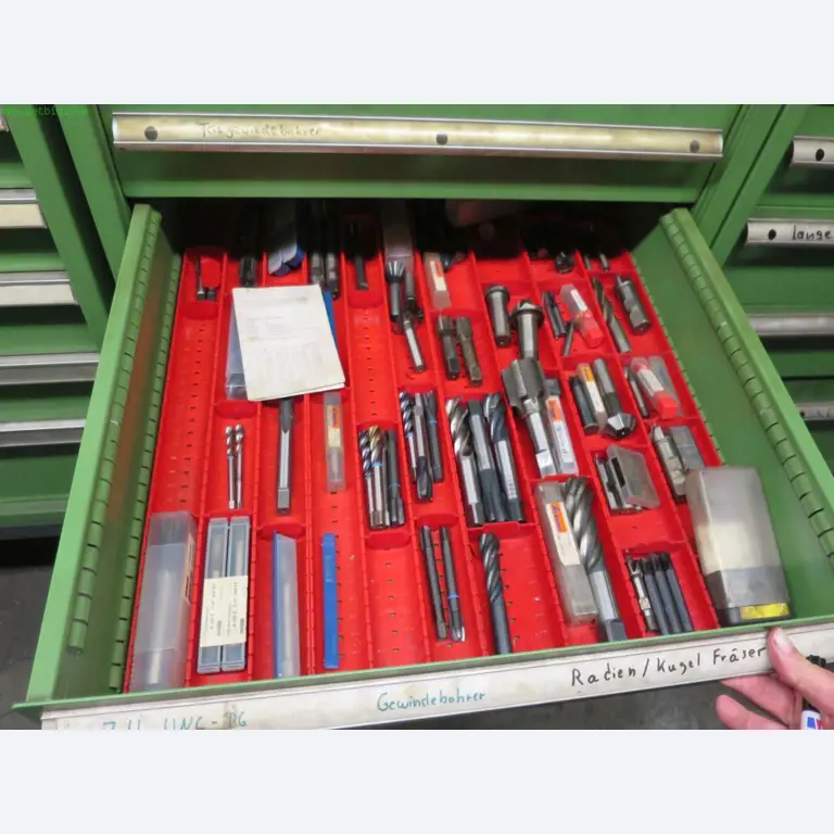 Máquinas-ferramentas e máquinas para trabalhar chapas metálicas<br> no domínio da engenharia mecânica e do fabrico por encomenda-3