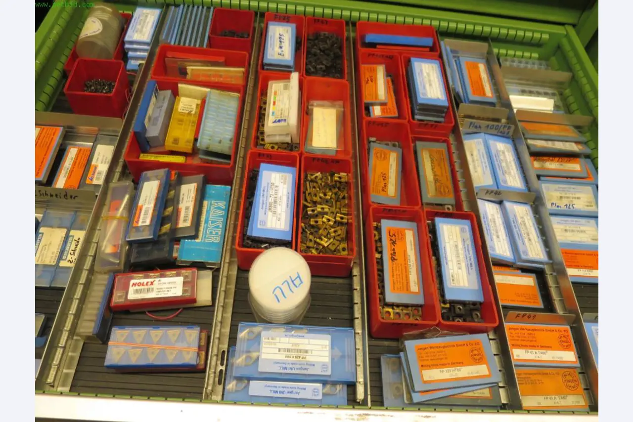 Máquinas-ferramentas e máquinas para trabalhar chapas metálicas<br> no domínio da engenharia mecânica e do fabrico por encomenda-8