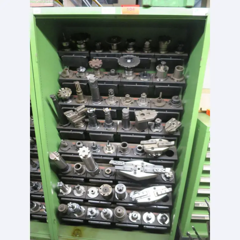 Máquinas-ferramentas e máquinas para trabalhar chapas metálicas<br> no domínio da engenharia mecânica e do fabrico por encomenda-1