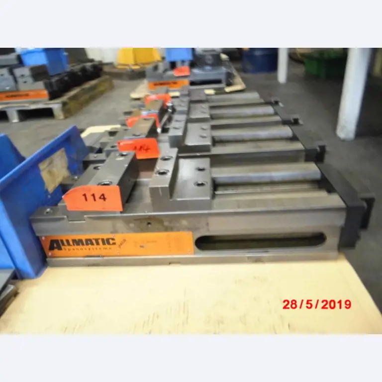 Tooling machines and sheet metal machines out of the sector engineering and contract manufacturing. 
-2