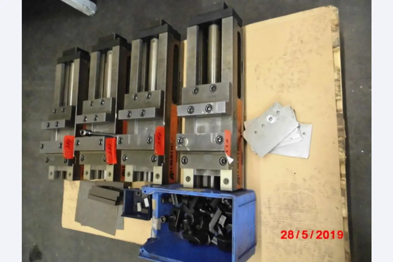 Tooling machines and sheet metal machines out of the sector engineering and contract manufacturing. 
-3