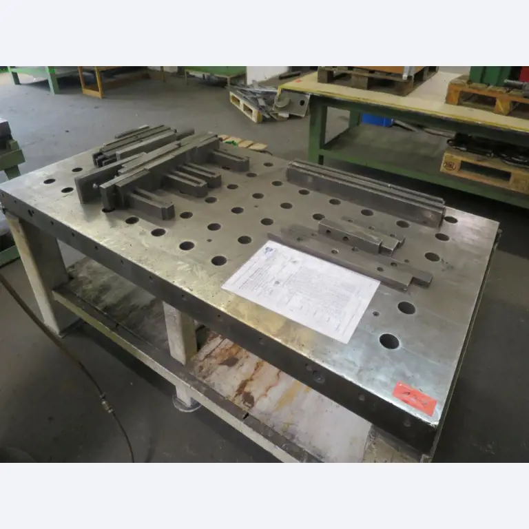 Máquinas-ferramentas e máquinas para trabalhar chapas metálicas<br> no domínio da engenharia mecânica e do fabrico por encomenda-1