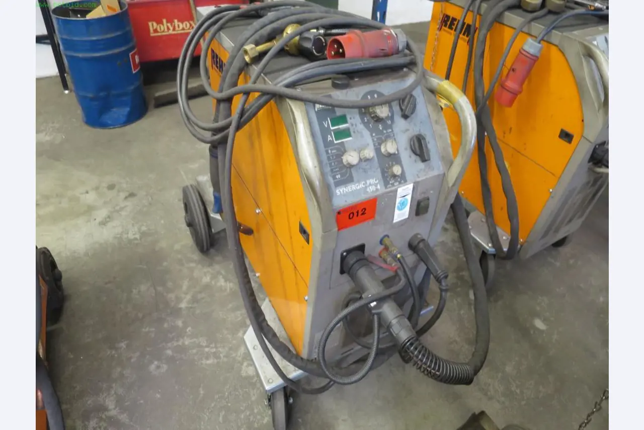 Tooling machines and sheet metal machines out of the sector engineering and contract manufacturing. -1