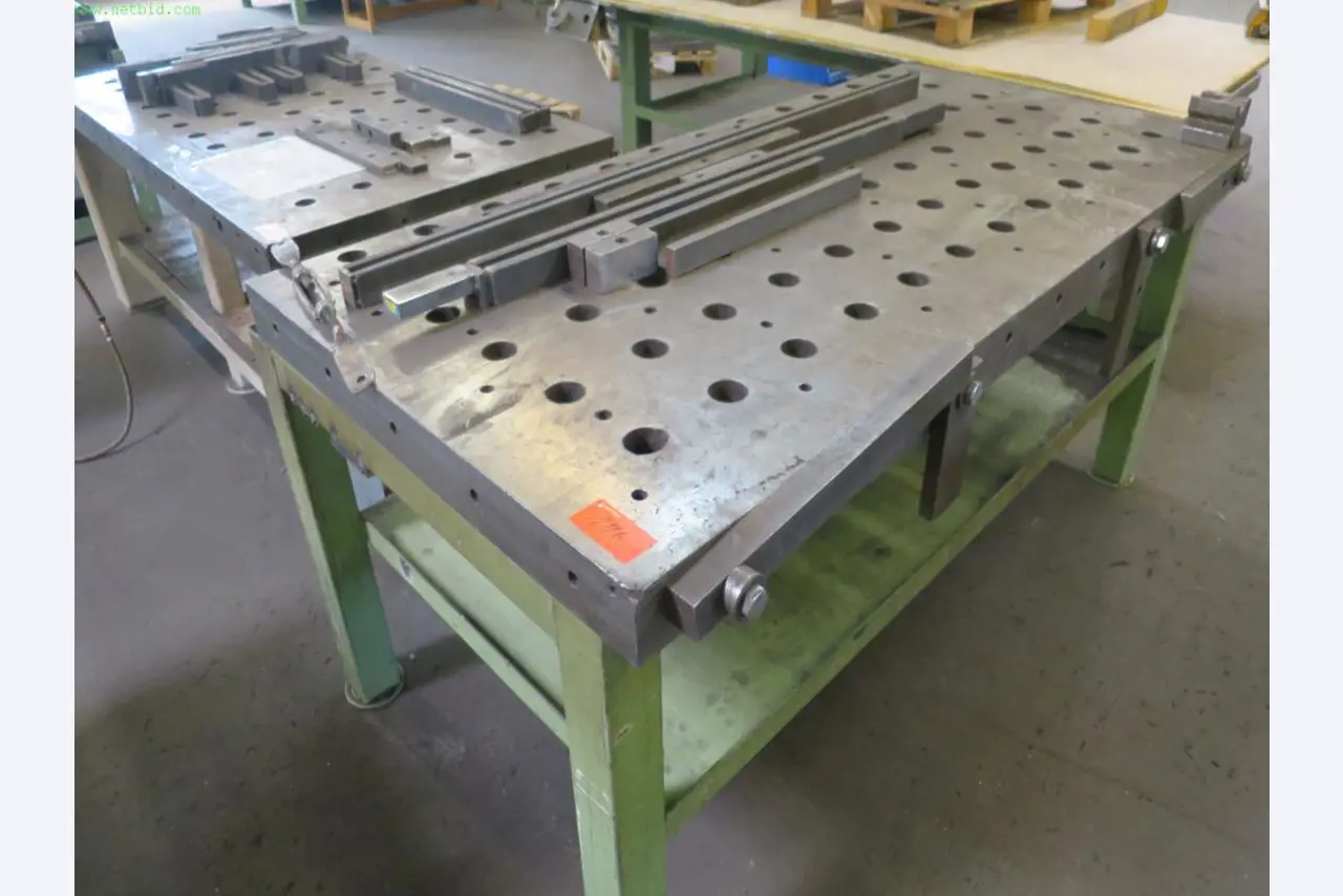 Máquinas-ferramentas e máquinas para trabalhar chapas metálicas<br> no domínio da engenharia mecânica e do fabrico por encomenda-1