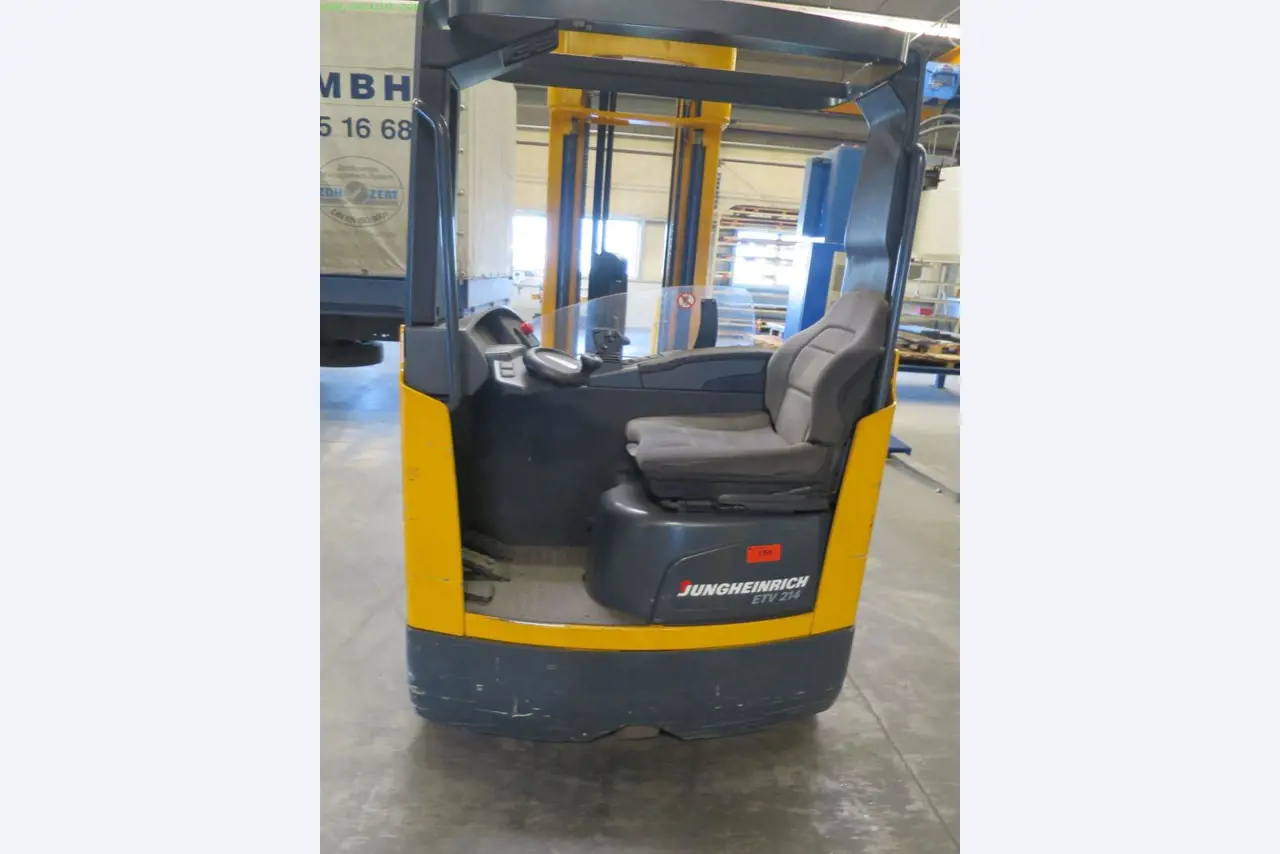 Máquinas-ferramentas e máquinas para trabalhar chapas metálicas<br> no domínio da engenharia mecânica e do fabrico por encomenda-1