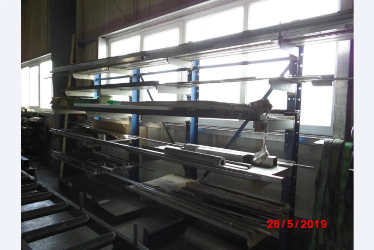 Máquinas-ferramentas e máquinas para trabalhar chapas metálicas<br> no domínio da engenharia mecânica e do fabrico por encomenda-1