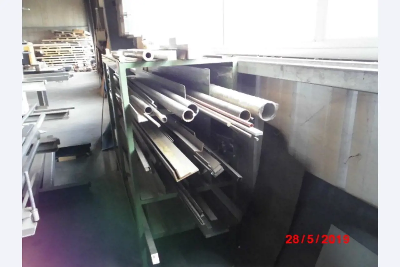 Máquinas-ferramentas e máquinas para trabalhar chapas metálicas<br> no domínio da engenharia mecânica e do fabrico por encomenda-2