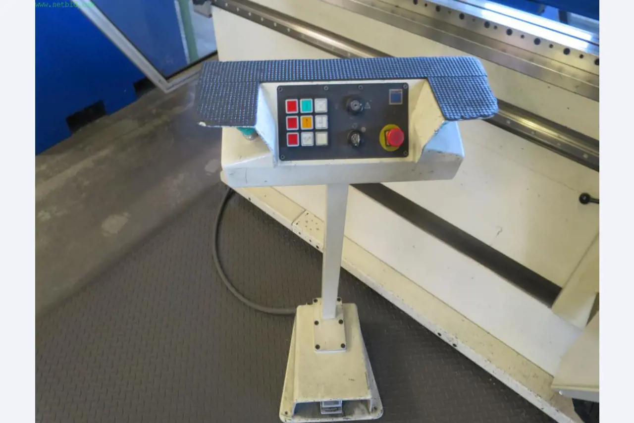 Tooling machines and sheet metal machines out of the sector engineering and contract manufacturing. 
-7