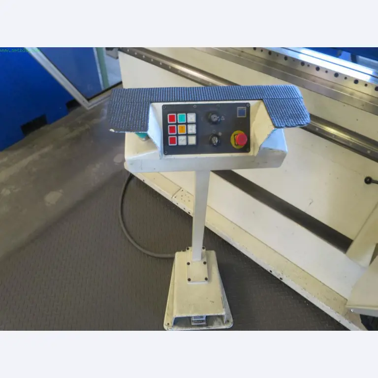 Tooling machines and sheet metal machines out of the sector engineering and contract manufacturing. 
-7