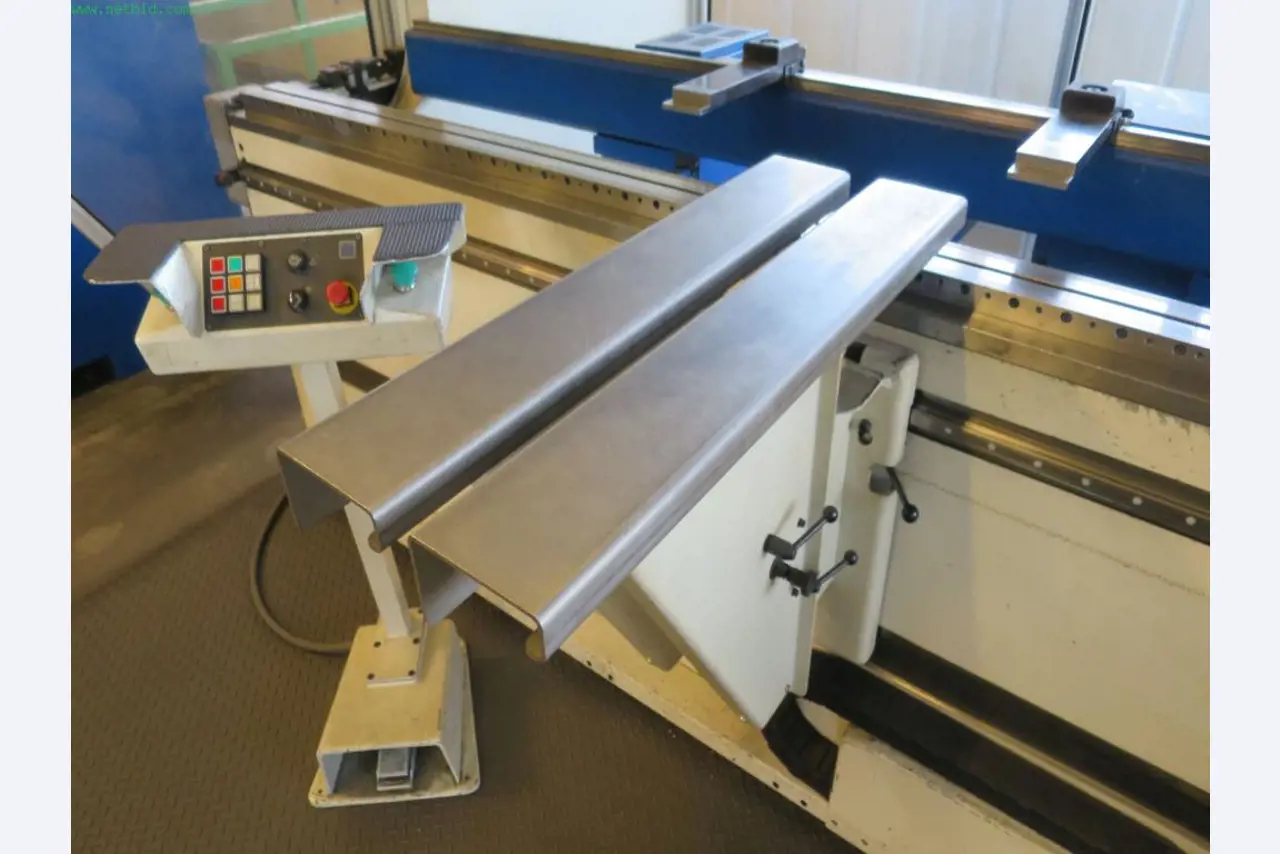 Tooling machines and sheet metal machines out of the sector engineering and contract manufacturing. 
-8