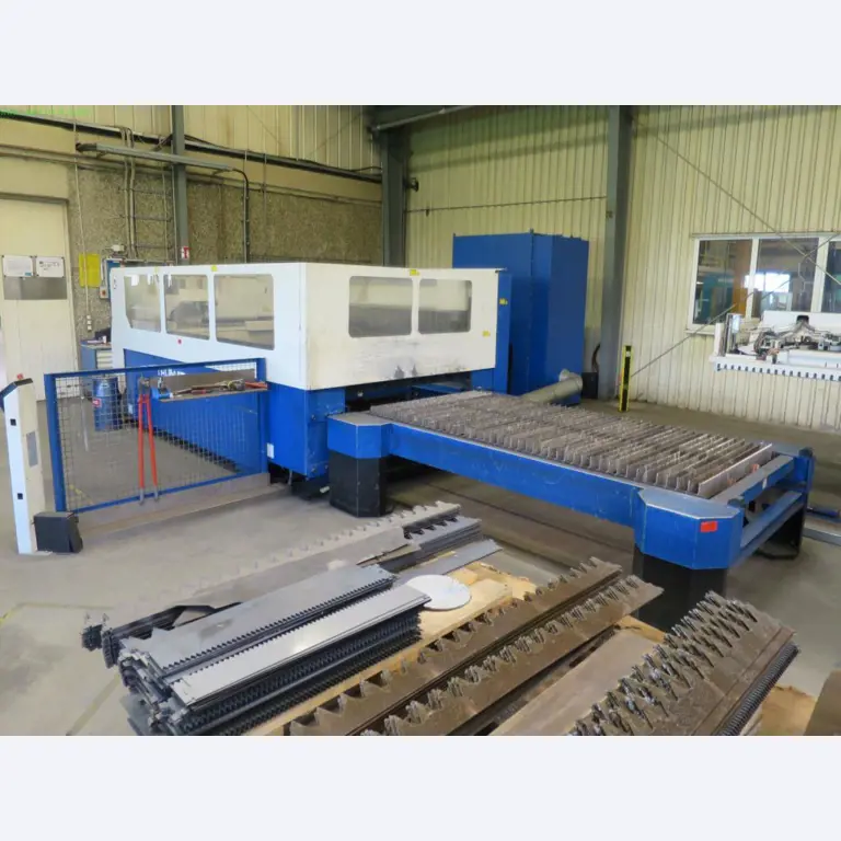 Máquinas-ferramentas e máquinas para trabalhar chapas metálicas<br> no domínio da engenharia mecânica e do fabrico por encomenda-2