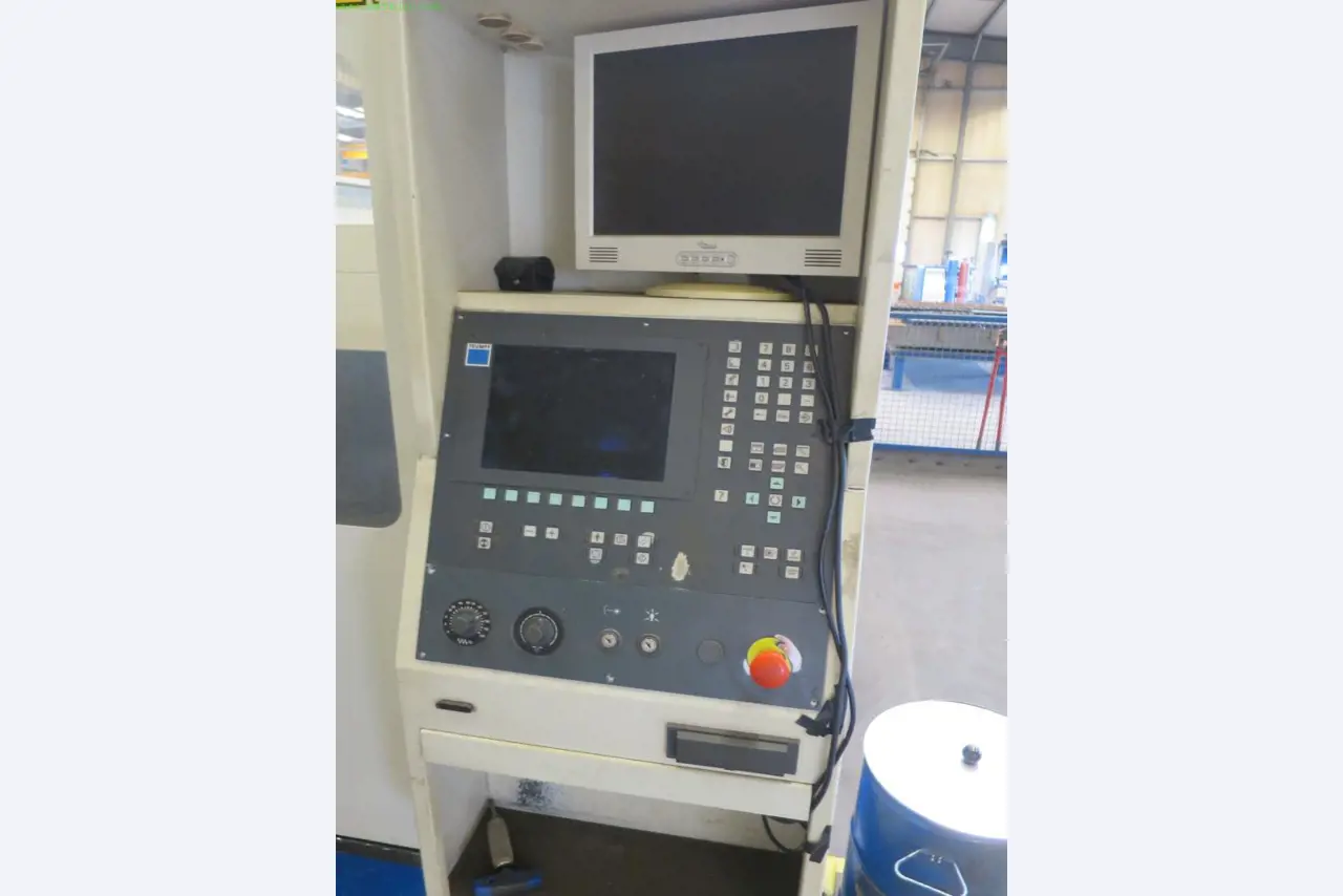 Máquinas-ferramentas e máquinas para trabalhar chapas metálicas<br> no domínio da engenharia mecânica e do fabrico por encomenda-3