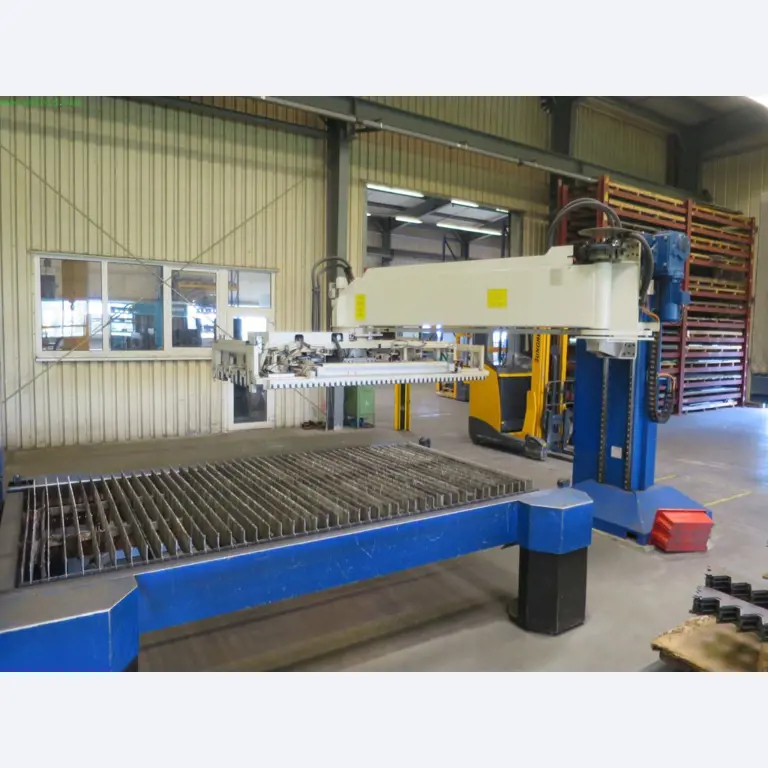 Máquinas-ferramentas e máquinas para trabalhar chapas metálicas<br> no domínio da engenharia mecânica e do fabrico por encomenda-5