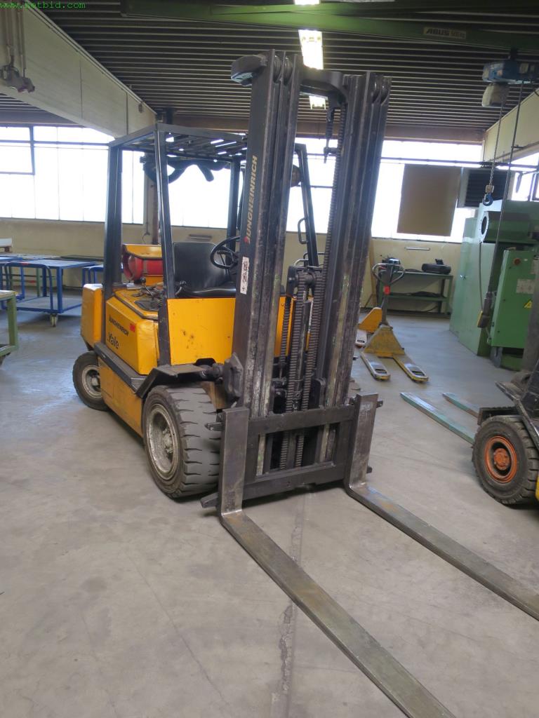 Werkzeug-&  Blechbearbeitungsmaschinen<br>aus dem Bereich Maschinenbau und<br>Lohnfertigung-2