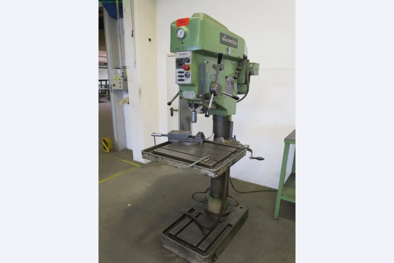 Máquinas-ferramentas e máquinas para trabalhar chapas metálicas<br> no domínio da engenharia mecânica e do fabrico por encomenda-1