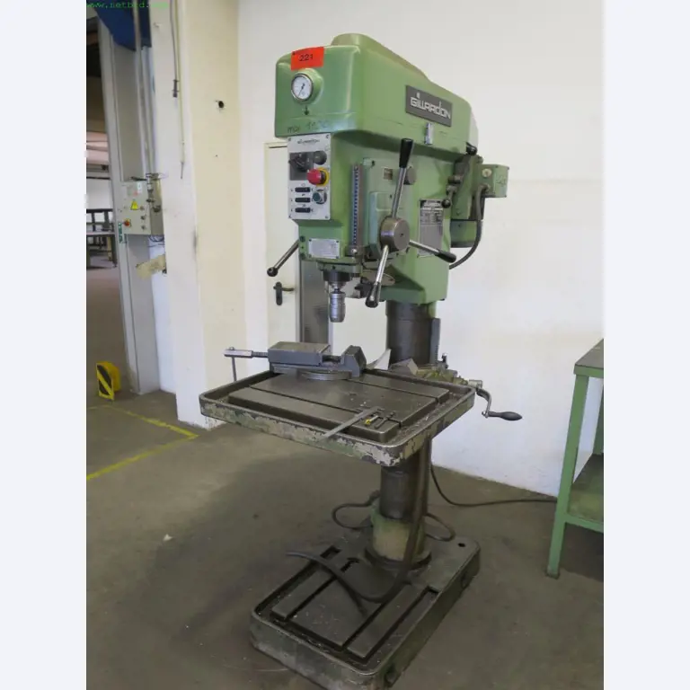 Máquinas-ferramentas e máquinas para trabalhar chapas metálicas<br> no domínio da engenharia mecânica e do fabrico por encomenda-1