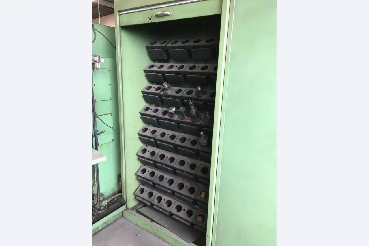 Máquinas-ferramentas e máquinas para trabalhar chapas metálicas<br> no domínio da engenharia mecânica e do fabrico por encomenda-3