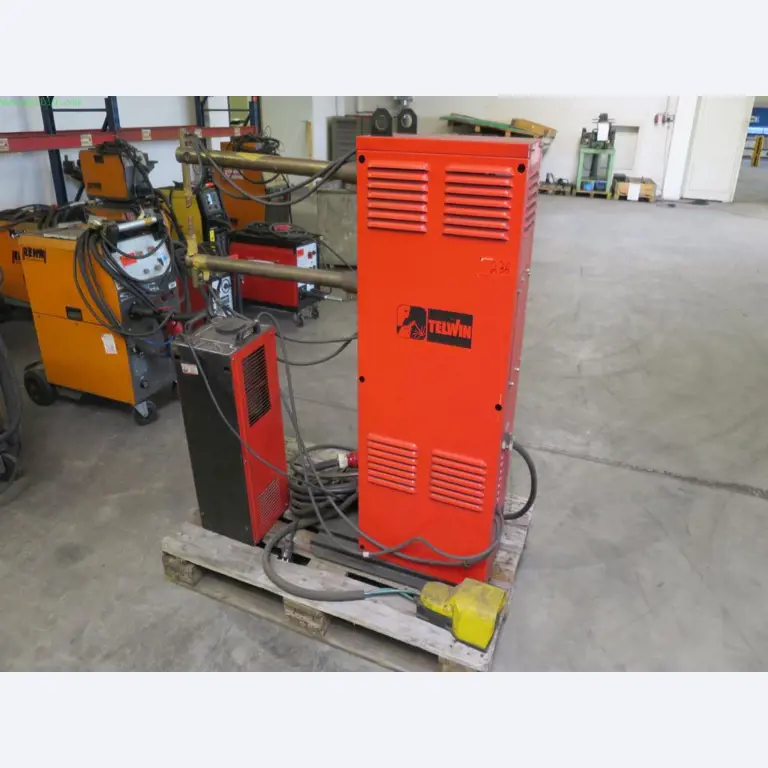 Máquinas-ferramentas e máquinas para trabalhar chapas metálicas<br> no domínio da engenharia mecânica e do fabrico por encomenda-1