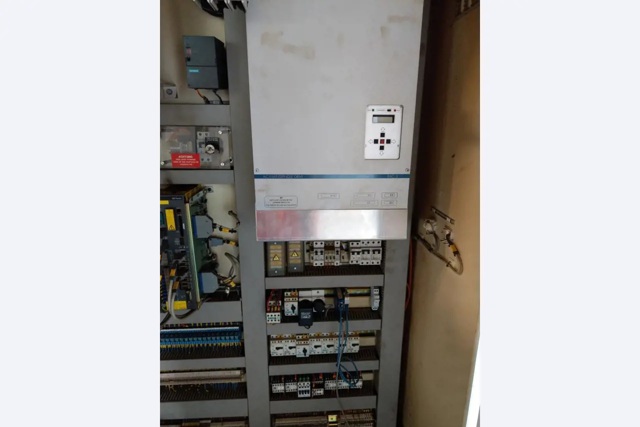 Máquinas-ferramentas e máquinas para trabalhar chapas metálicas<br> no domínio da engenharia mecânica e do fabrico por encomenda-11