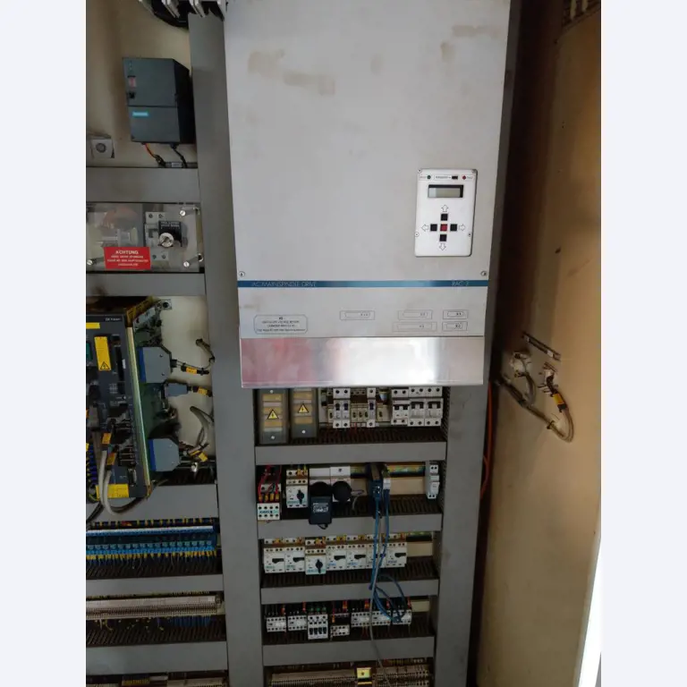 Máquinas-ferramentas e máquinas para trabalhar chapas metálicas<br> no domínio da engenharia mecânica e do fabrico por encomenda-11