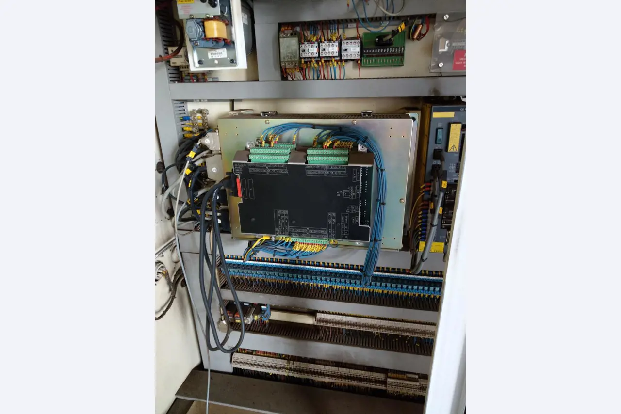 Máquinas-ferramentas e máquinas para trabalhar chapas metálicas<br> no domínio da engenharia mecânica e do fabrico por encomenda-12