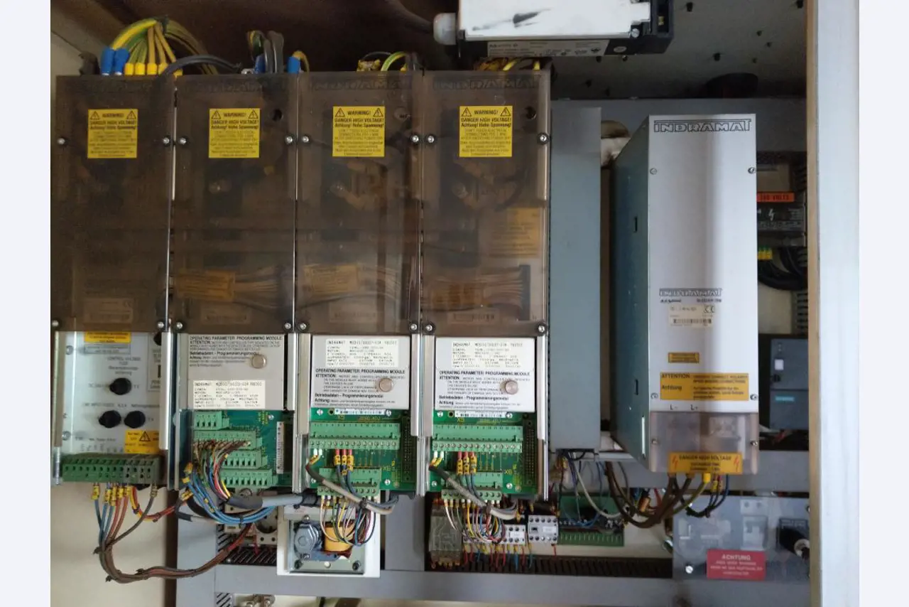 Máquinas-ferramentas e máquinas para trabalhar chapas metálicas<br> no domínio da engenharia mecânica e do fabrico por encomenda-13