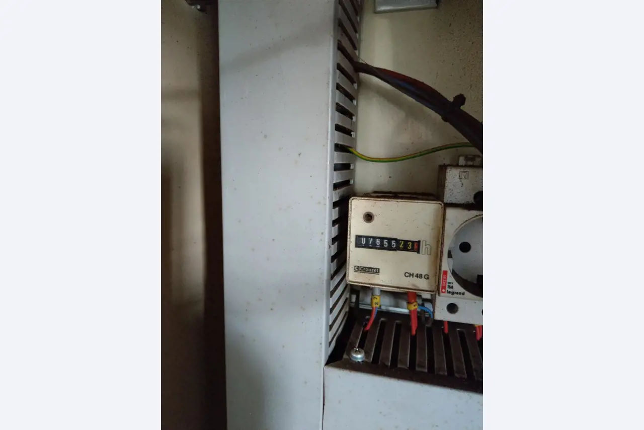 Máquinas-ferramentas e máquinas para trabalhar chapas metálicas<br> no domínio da engenharia mecânica e do fabrico por encomenda-17