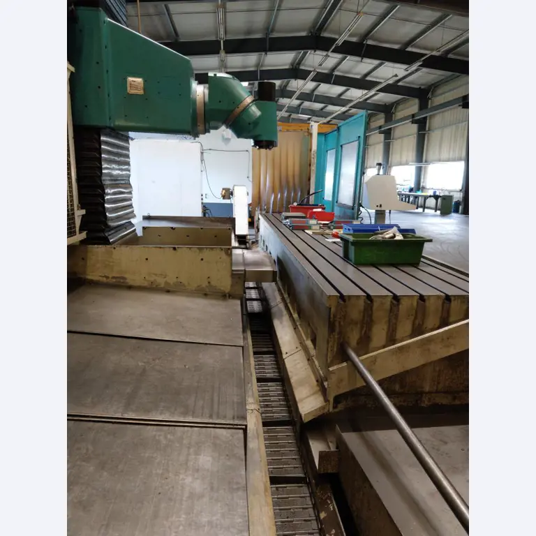 Máquinas-ferramentas e máquinas para trabalhar chapas metálicas<br> no domínio da engenharia mecânica e do fabrico por encomenda-9