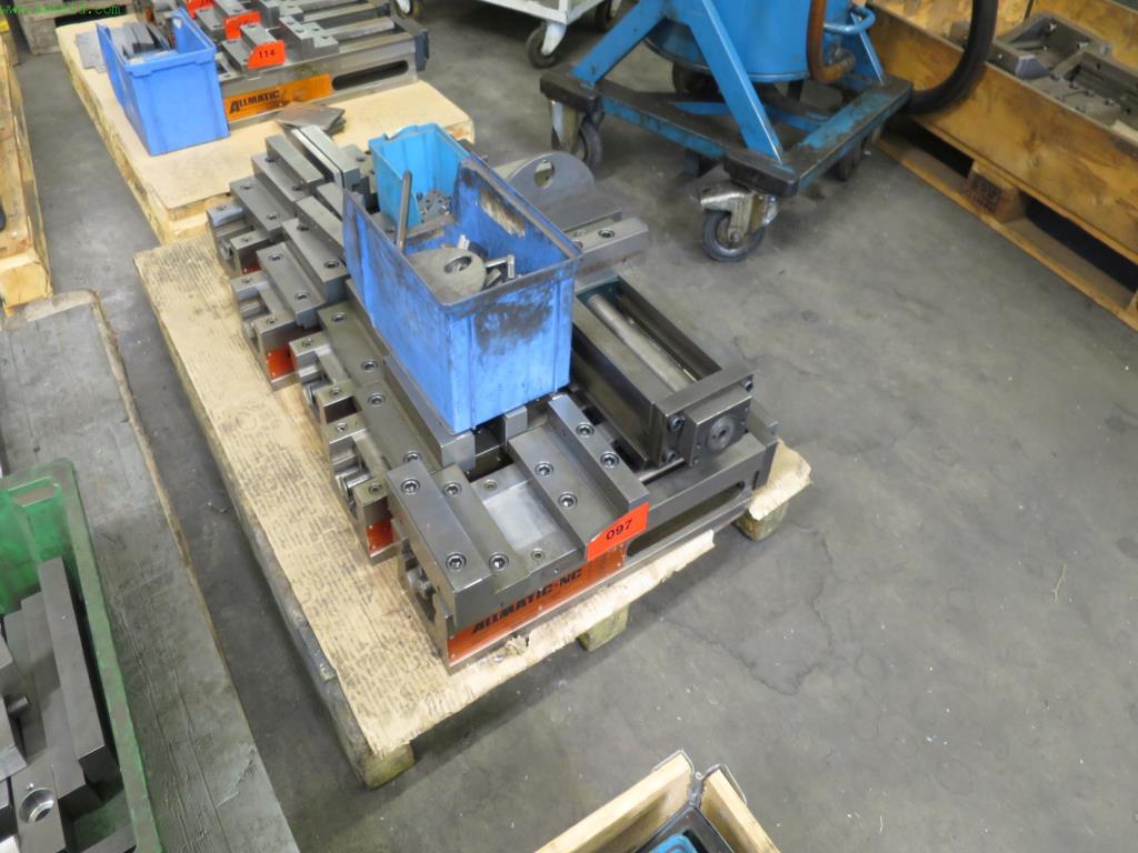 Werkzeug-&  Blechbearbeitungsmaschinen<br>aus dem Bereich Maschinenbau und<br>Lohnfertigung-2