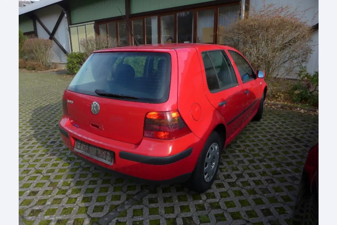 gepflegte Maschinen zur Herstellung von Möbeln-2