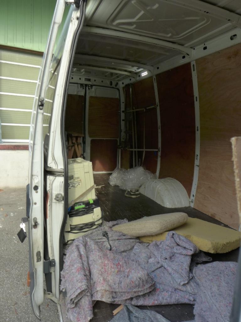 máquinas bem conservadas para a produção de mobiliário-11