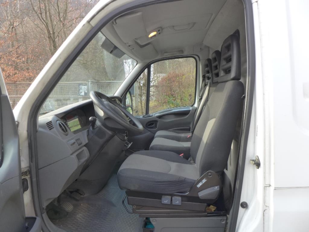 máquinas bem conservadas para a produção de mobiliário-5