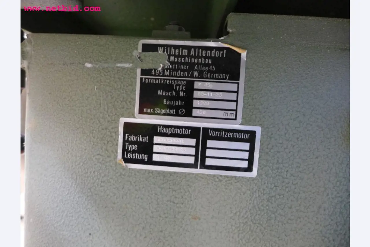 gepflegte Maschinen zur Herstellung von Möbeln-3
