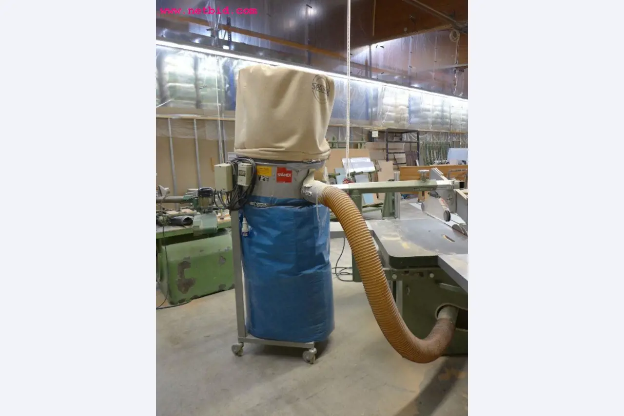 gepflegte Maschinen zur Herstellung von Möbeln-1