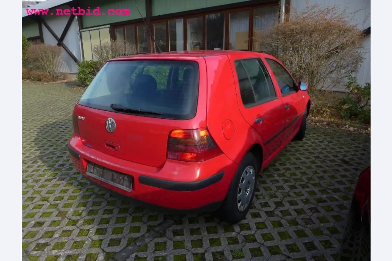 gepflegte Maschinen zur Herstellung von Möbeln-17