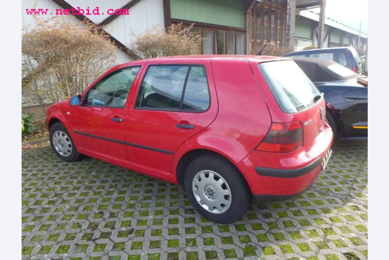 gepflegte Maschinen zur Herstellung von Möbeln-18